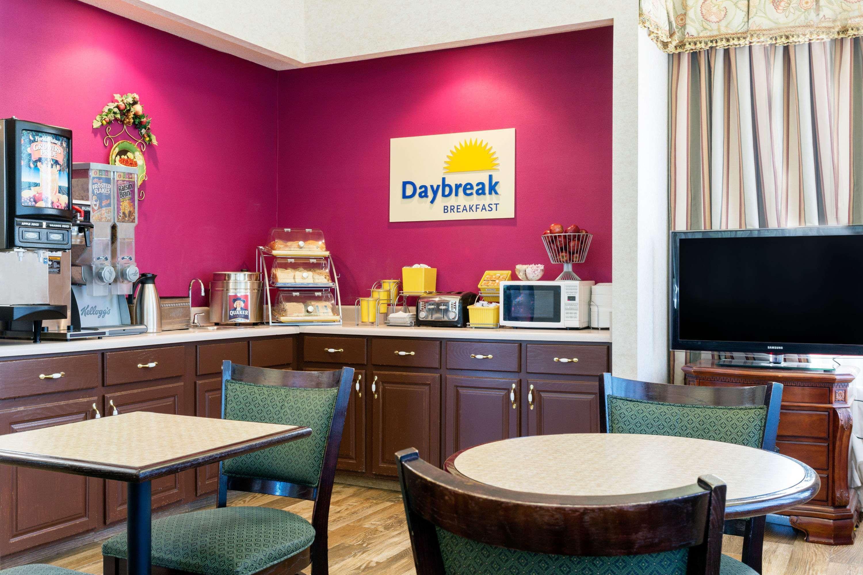 Days Inn By Wyndham Clemson Zewnętrze zdjęcie